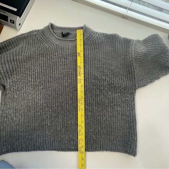 BDG by Urban Outfitters Oversized Acrylic Polyester Crop Sweater, Gray, XL - Picture 5 of 7